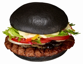 黒バーガー（Premium KURO Burger）（450円）　Mセット：790 円（日本再上陸5 周年特別価格）
