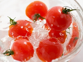 今人気の夏野菜の代表トマト　※イメージ
